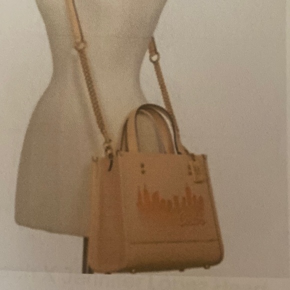 NWT Coach JLO Dempsey Tote 22” with NWT Coach JLO NYC  Wristlet & Bag Charm - Picture 6 of 17